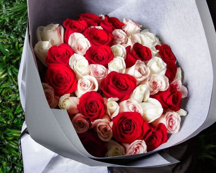 Mr Roses Tri-Coloured Big Rose Bouquet